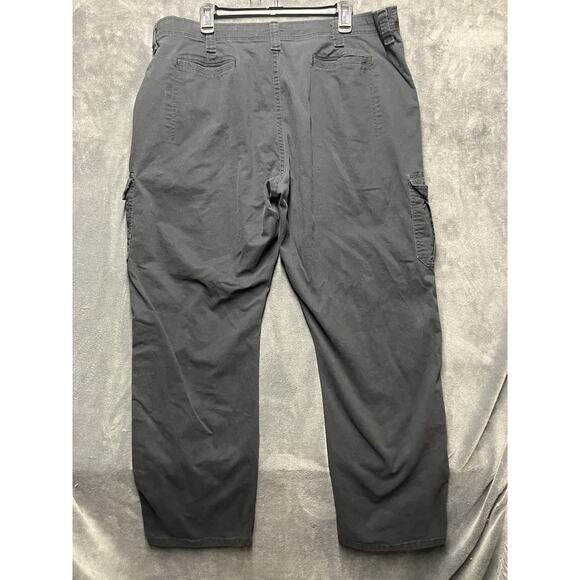 Wrangler Pants Men’s Sz 42x32 Black Cargo Relaxed Fit Workwear Hiking Outdoors - Picture 11 of 12